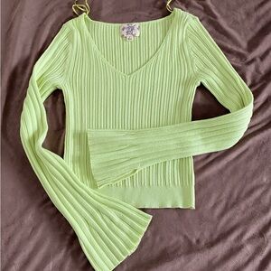 Hippie Rose Juniors Sweater with bell sleeves. Size Small in EUC.